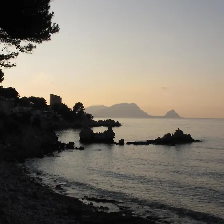 Edera לינה וארוחת בוקר 4*