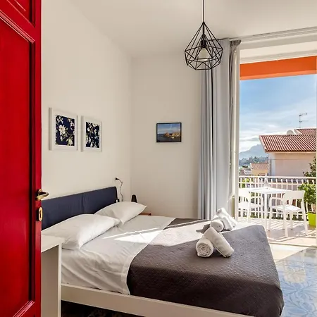 Edera לינה וארוחת בוקר 4*