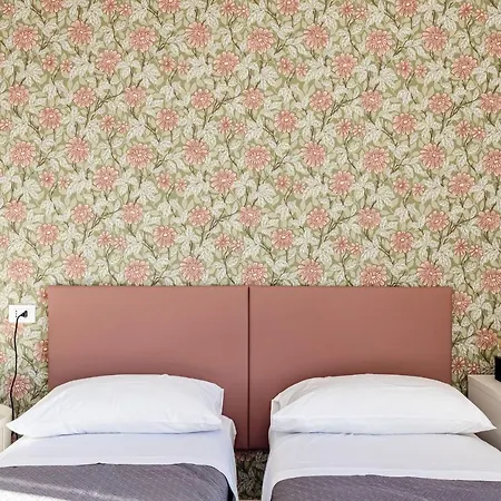 Edera לינה וארוחת בוקר 4*