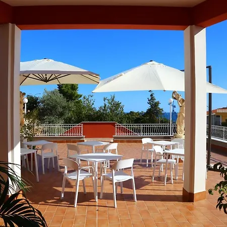 Edera לינה וארוחת בוקר סנטה פלביה