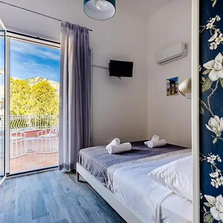 Edera לינה וארוחת בוקר סנטה פלביה